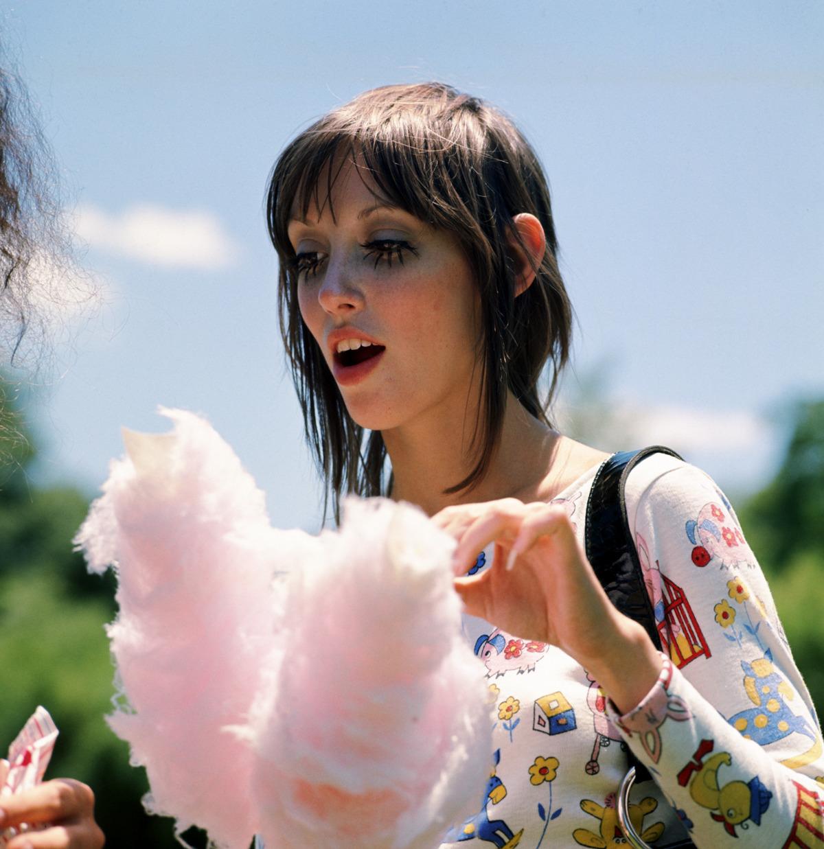 michaelfaudet:  Shelley Duvall eats cotton candy on the set of Brewster McCloud (1970)