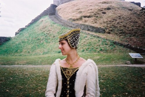 Medieval hats and headdresses (click to enlarge)1. “coronet templars”, 15th century2. “flowerpot hen