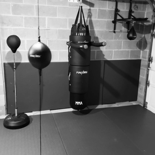 Home Office @eemore_usa @maxxmma_official #gym #homegym #boxing #muaythai #thaiboxing #mma #martiala