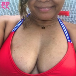 pinayprincessbeauty:  More pool time.  That