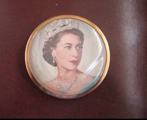 Happy Birthday to her Majesty! Vintage Queen Elizabeth Coronation Day souvenir powder compact, c. 19