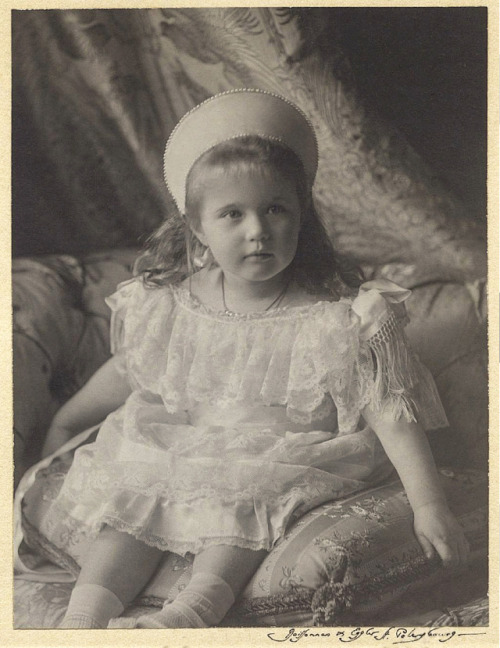 imperial-russia:Baby Grand Duchess Anastasia Nikolaevna of Russia (1901-1918) (source)