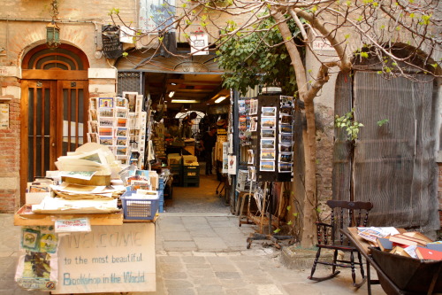 ineffable-gaudiness:Libreria Acqua Alta // Venezia, Italia 