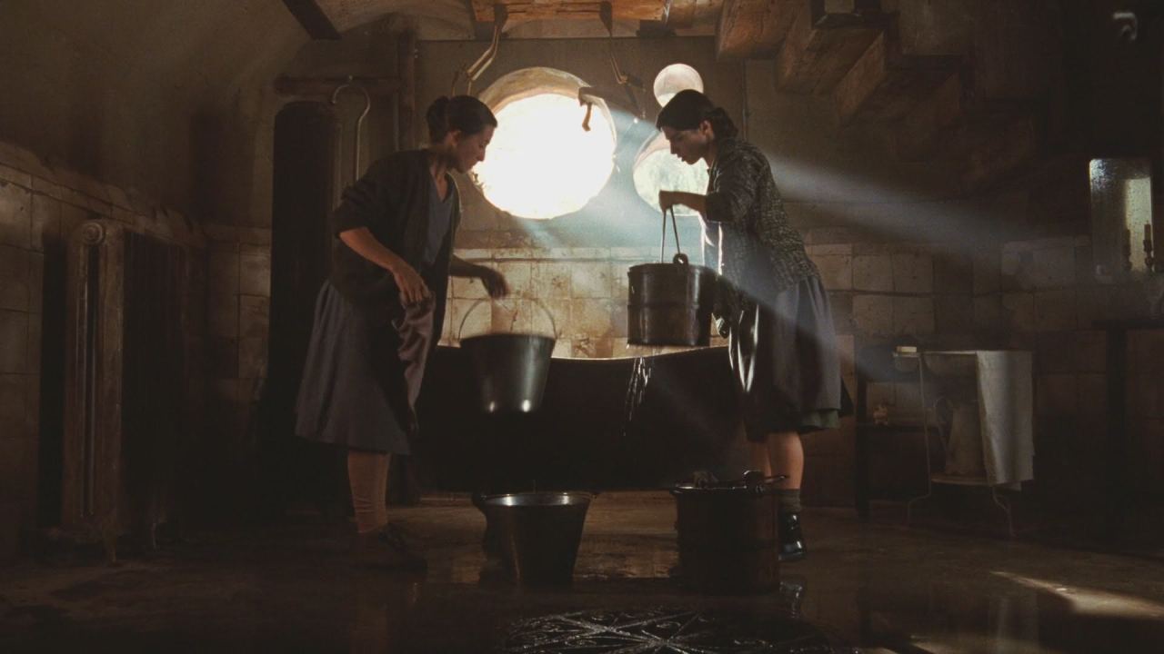 imakethemovies:Pans Labyrinth DOP - Guillermo Navarro Format - Arriflex 200T