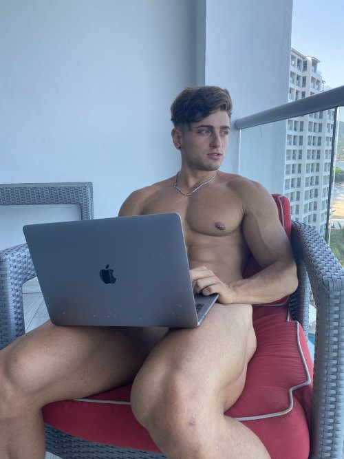 The-Swole-Strip:  Https://The-Swole-Strip.tumblr.com/