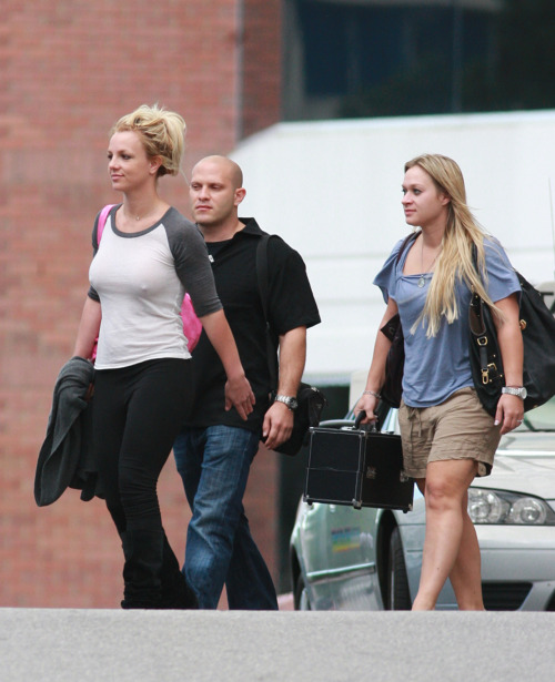 boa-celeb:  Britney Spears – Braless Candids adult photos