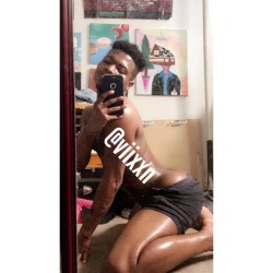 viixxn:  ‪Hmm, I Wonder What His Diet Consists