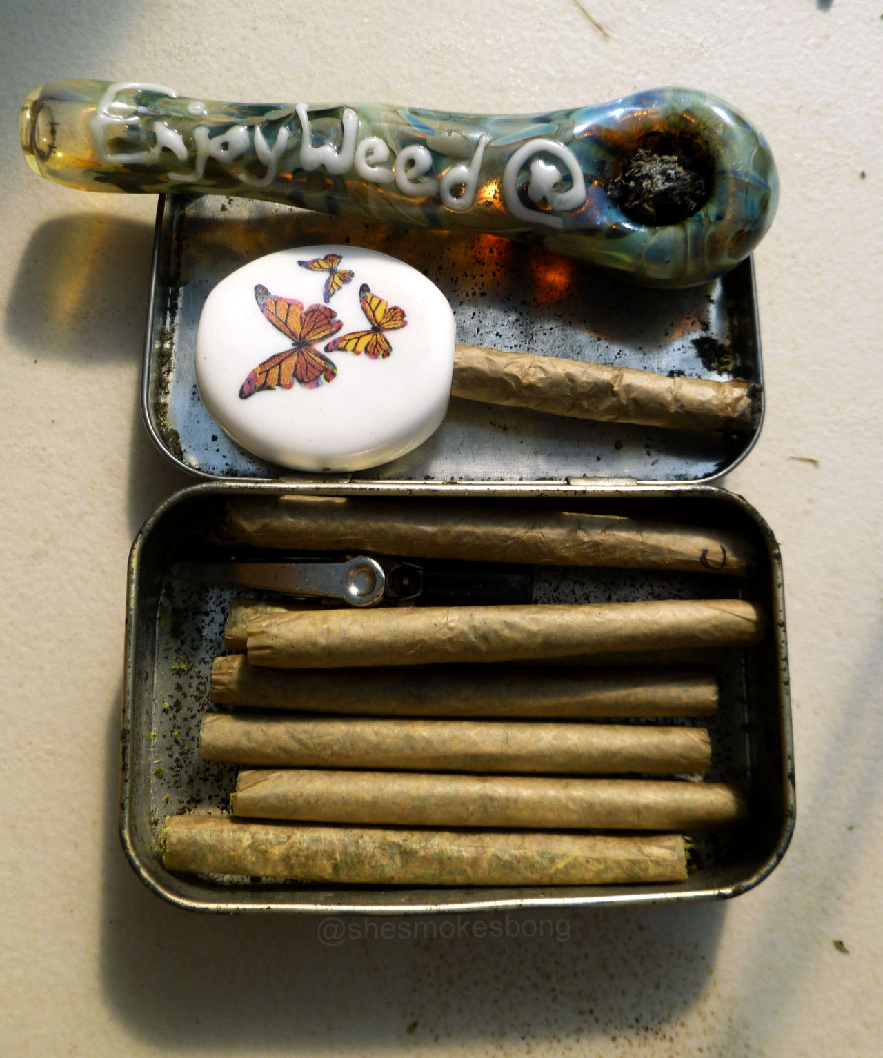 shesmokesbong:  Joints and a bowl :) 