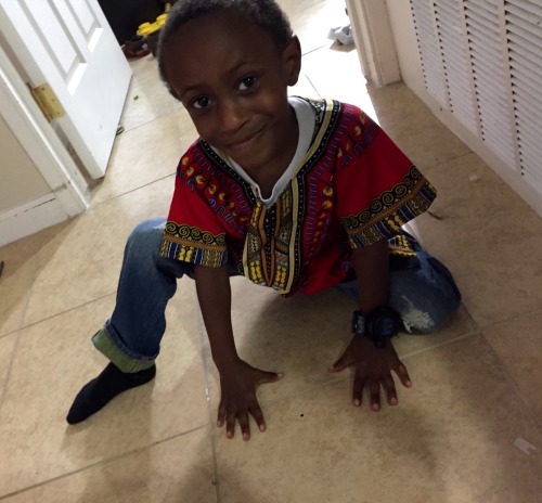 minusthelove:  th0titwaaaas:  lucidnee:  undateableblackgirl:trufflebootybuttercream:  “Take pics of me in my dashiki” “ the kids at school gonna love me”  He is beyond adorable! 😄  Omg  Lol this little baby  Love