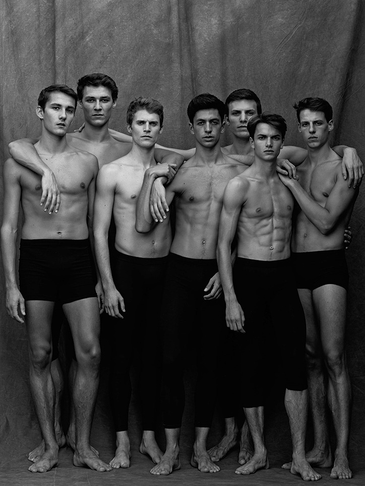 gay-art-and-more: malerus:  Les Danseurs  Matthew Brookes’ photographies  It’s