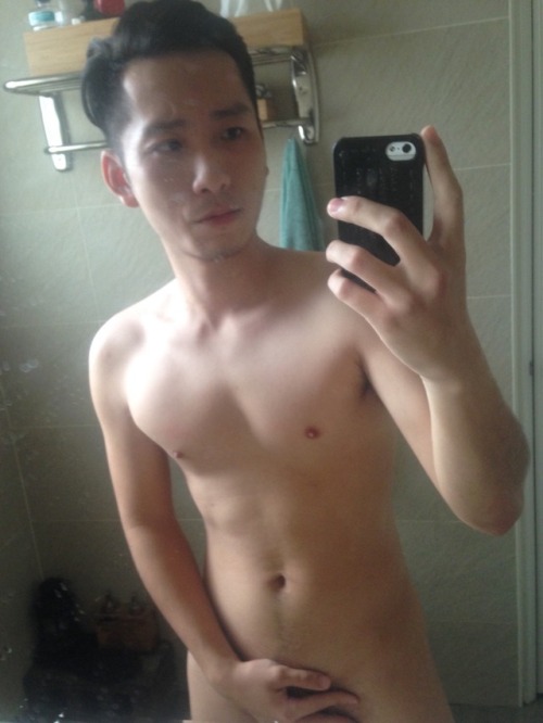 look-dicks: 中壢人 玩很大 無套，煙hi 多p，bb樣樣來 而且還有男朋友