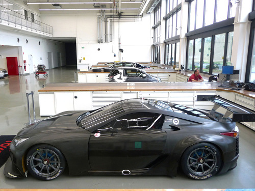 fuckyeahconceptcarz:  2011 Lexus LFA GTE