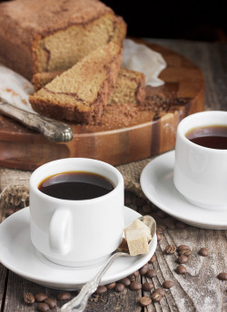 delta-breezes:  Parachute Coffee &amp; Cinnamon Crunch Loaf | Seasons &amp; Suppers  Anyone for breakfast?