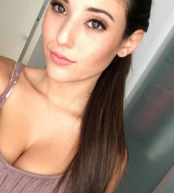 Angie Varona Picture Gallery