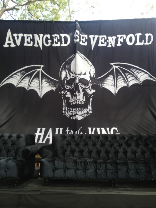 shitaubreesays:This is how close I’m going to be to Avenged. Forever freaking out.can we just talk a