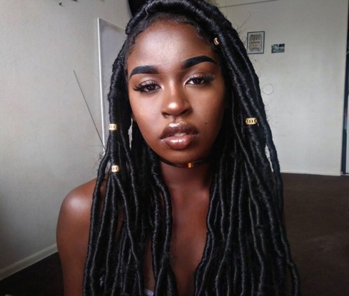 darkmelaningirls:@ melas.goddessHow I’m tryna look this summer!