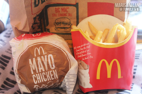 h0lllister:  mayo chicken and fries > instagram: idkmarisaa / marisaallan