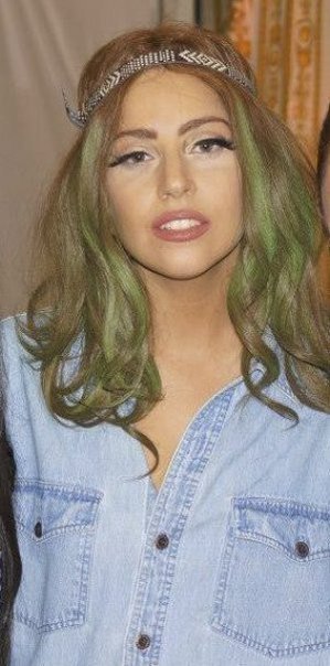 welcometothebornthiswayball:  excuse you   