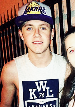 broders:  Niall with fans 15/14.03.2014  