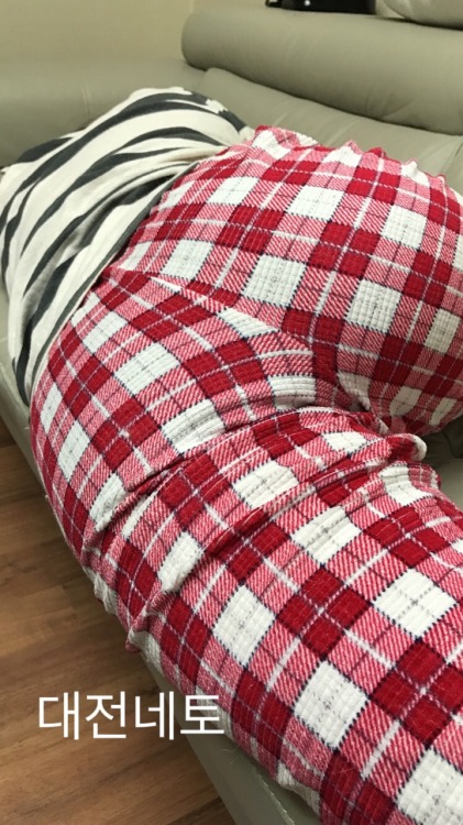 lovely-lolita-girl: 매주 금,토,일 초대구해볼게여~ 커플우선이고, 초대남(여) 이여~ 간단한 프로필 나이 신장등등이랑~  외모사진, 꼬추사진도 보내주세여~  너무 