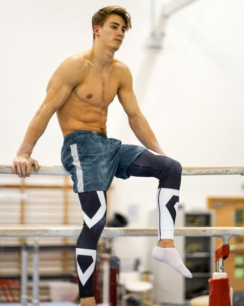 maleathletessocks:  Gymnastics. Jay Thompson.