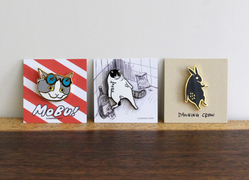 March new items pre-view! The amazing Drunk cat pin, also the great Mobu and smoking hare pin togeth