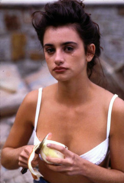 penelopecruz-russia:     Jamón, jamón (1992)