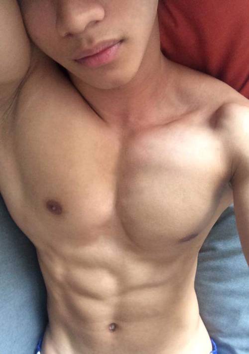 jomkawan:Who like this pic? Reblog reblog