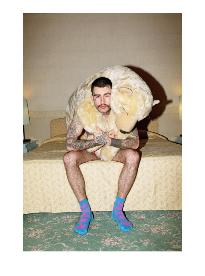 accidentalbear:  (via Model Josh Coleman Has Bromance with Life Size Stuffed Bear