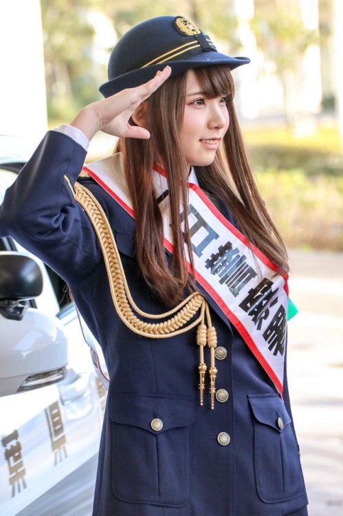 enakoえなこEnako became the chief of Chiba&rsquo;s Police Station for one day on December 14.