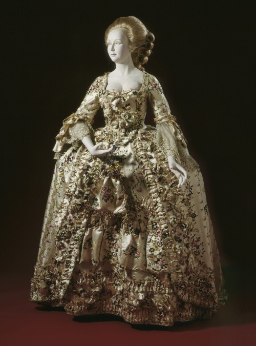  Robe a l'Anglaise, c. 1750-1770from the Los Angeles County Museum of Art