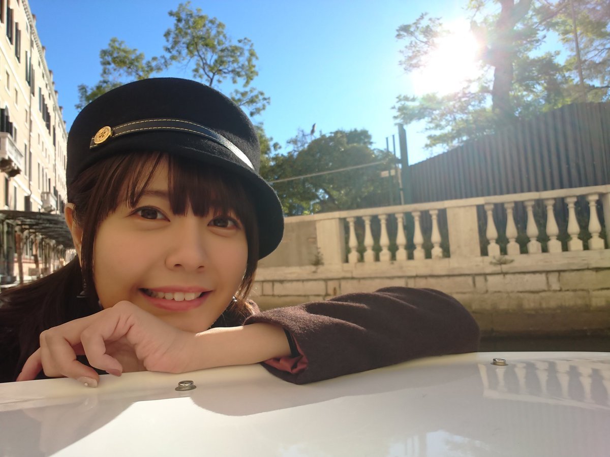 himmelkei:  (via 【画像】声優・竹達彩奈さん「撮影でイタリアにいます！」