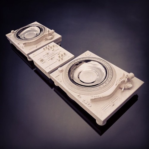 Dis gotta b da illest fuckin ashtray i have ever seen in my whole life…. #ashtray #dj #turntable #smoke #ash #music