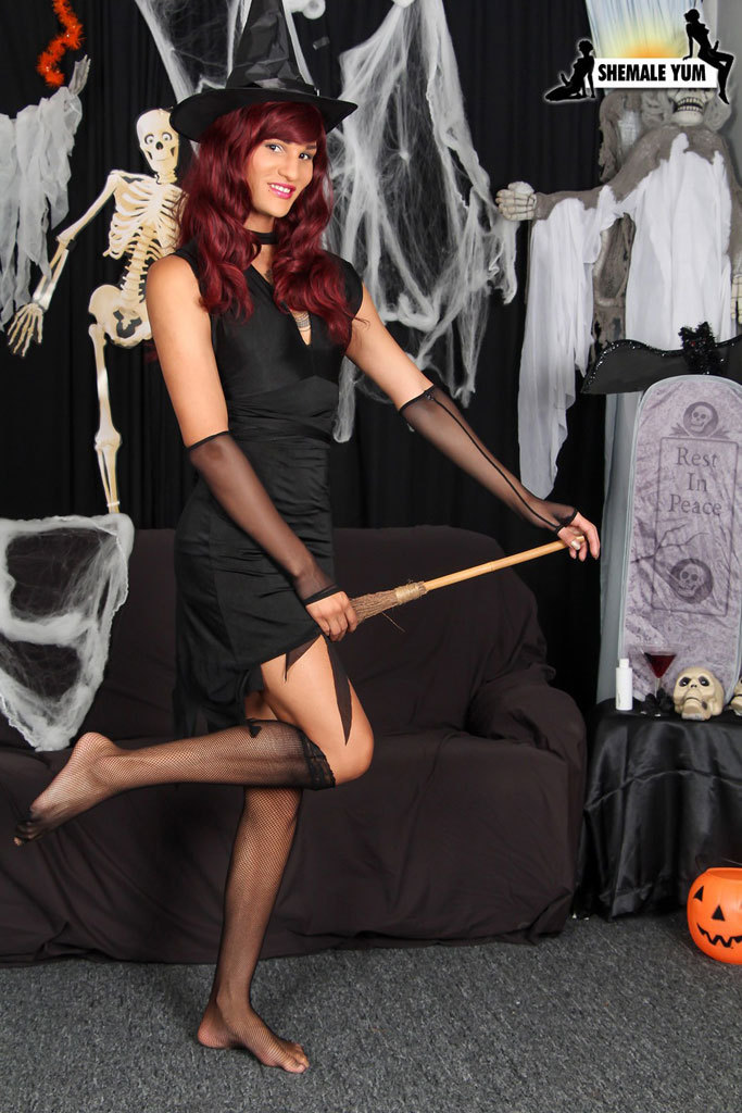 Jenna Sky Halloween Witch!    Pretty tgirl Jenna Sky has a hot well toned body, sexy