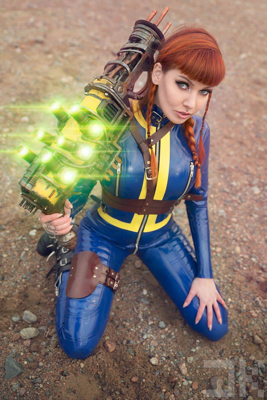 realmofbreeders:  cosplaygonewild:Vault girl by Psylocke Wonderful cosplay. 