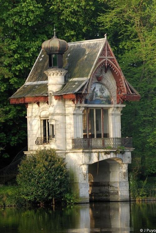 Porn Pics audreylovesparis:  Boat House on the bank