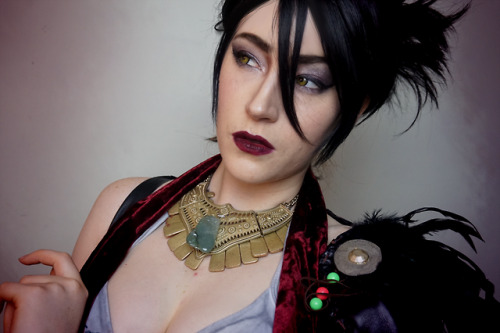 bloodwrit:  So my mom wants to cosplay Flemeth and I already cosplay Morrigan… wouldn’t