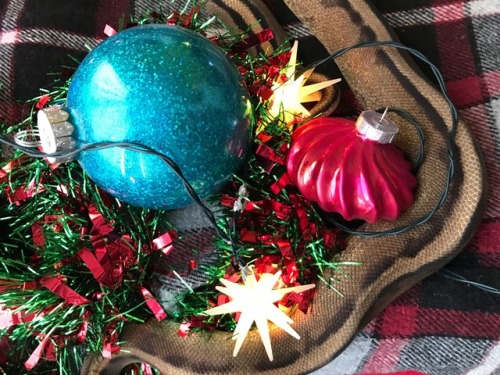 Santa’s bag exploded, but clementine held it together.