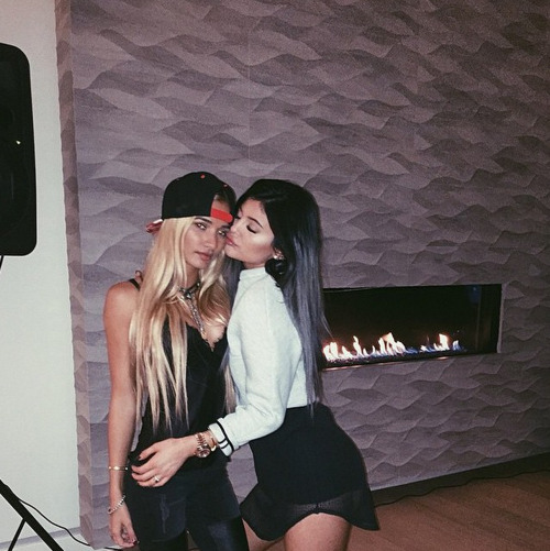 Sex jenner-news:  Pia Mia: “I love you ❤️ @kyliejenner” pictures