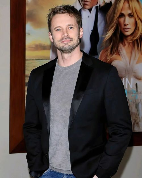 Bradley James - Premiere Shotgun Wedding !