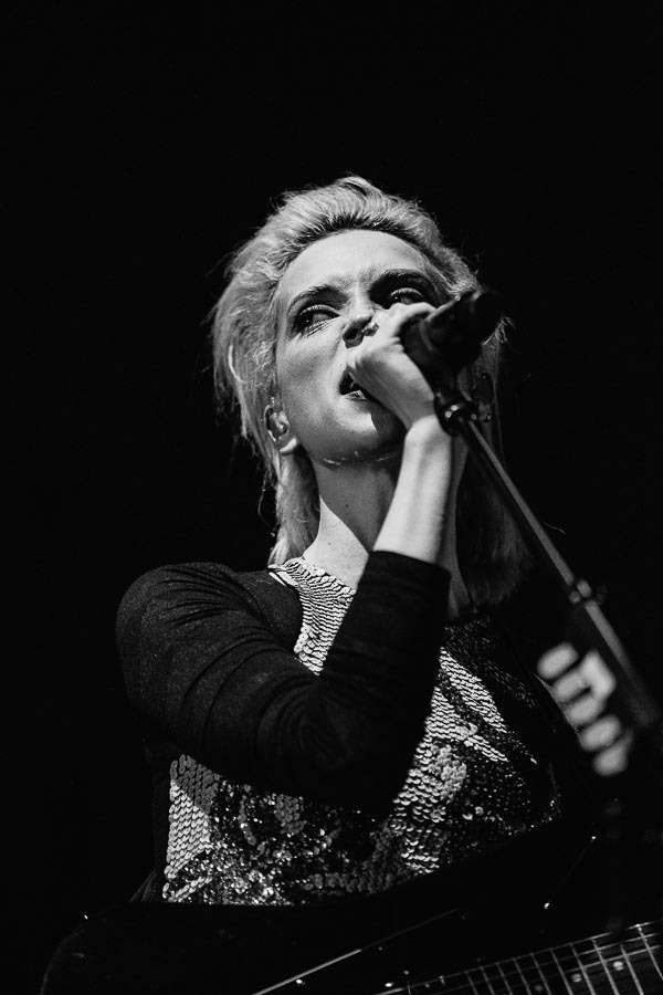 ifuckinglovestvincent:  St. Vincent // Kansas City, Missouri // 21 Dec 2014 Photos