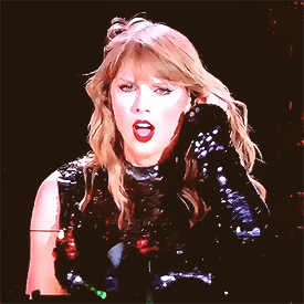 Taylor, Adorably Reacting To The Crowd (x)
