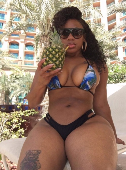 agymah7:Thick Thursday - Dominique Chinn