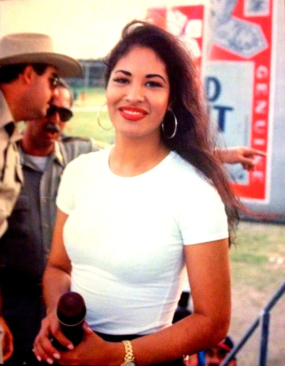 takingbackourculture:Selena Quintanilla-Perez, the Queen of TejanoApril 16, 1971
