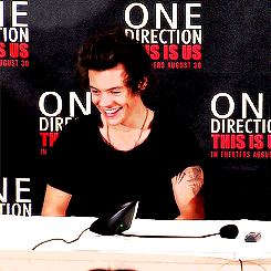 stylin-library:  Harry explaining his first date deal breakers + and then later apologizing: 
