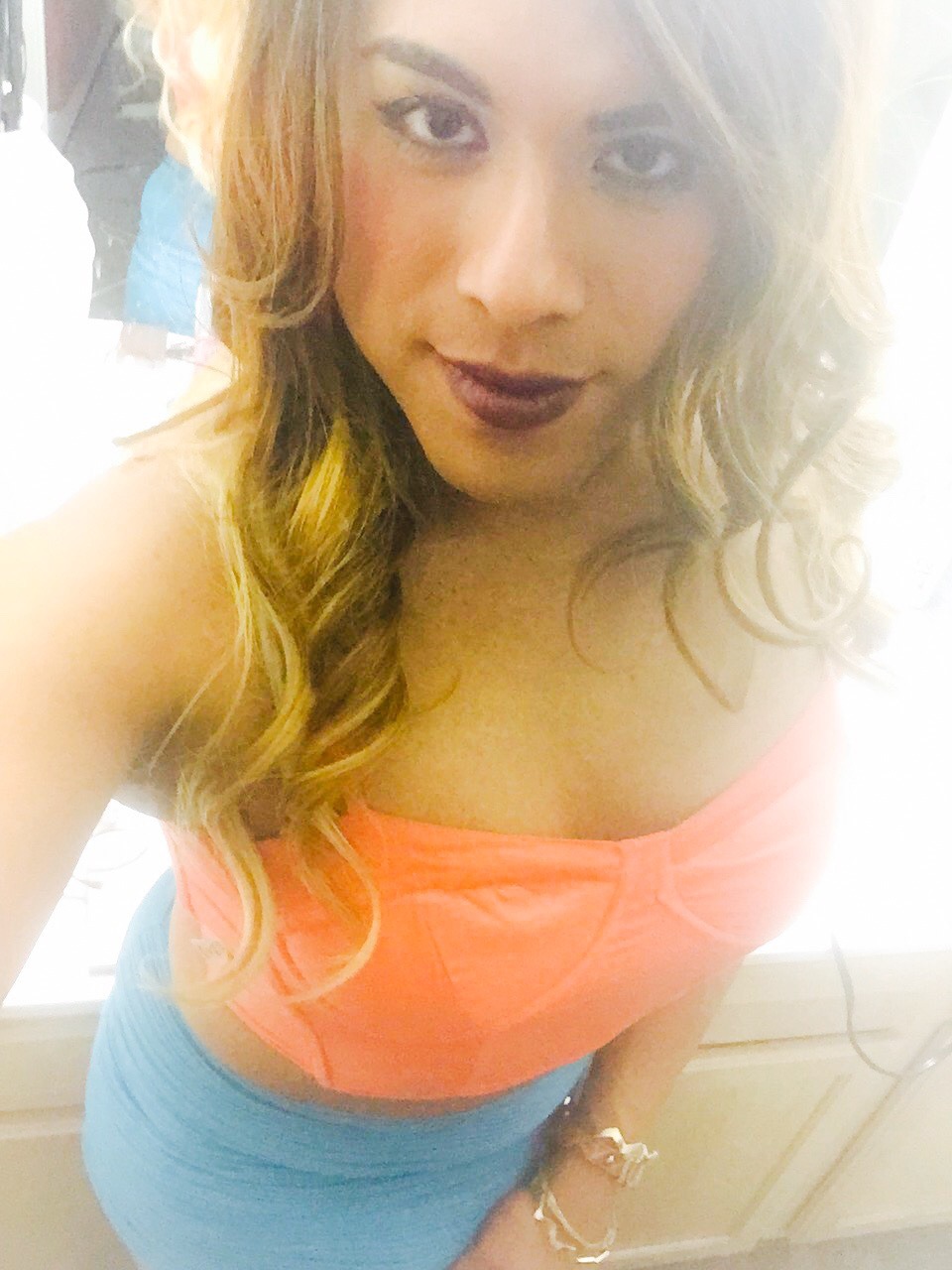 stephen1161:  melinaleonxo:  💅💄👓👠💋💖 tgirl Melina  Beautiful