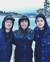 austinzarlile:  Pierce The Veil &amp; blessthefall 
