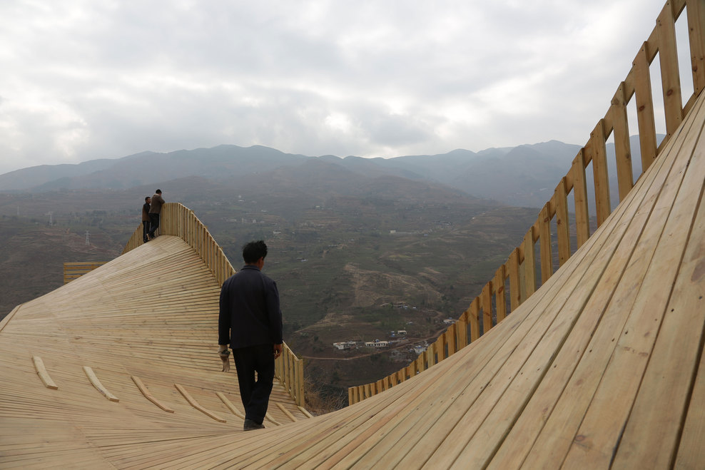 The Warp - John Lin + Olivier Ottevaere - a rest area and roadside market built