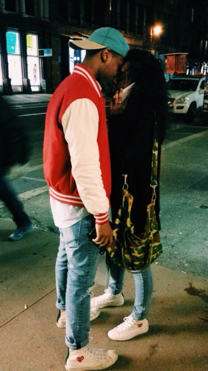lovefeedsme:  classify-me-relevant:  ange122:  This is so cutteeee  😍  Black Love Is The Best Love.