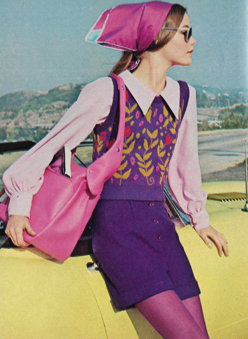 justseventeen: August 1971. ‘Samsonite Saturn luggage makes the road a whole lot easier wherever you